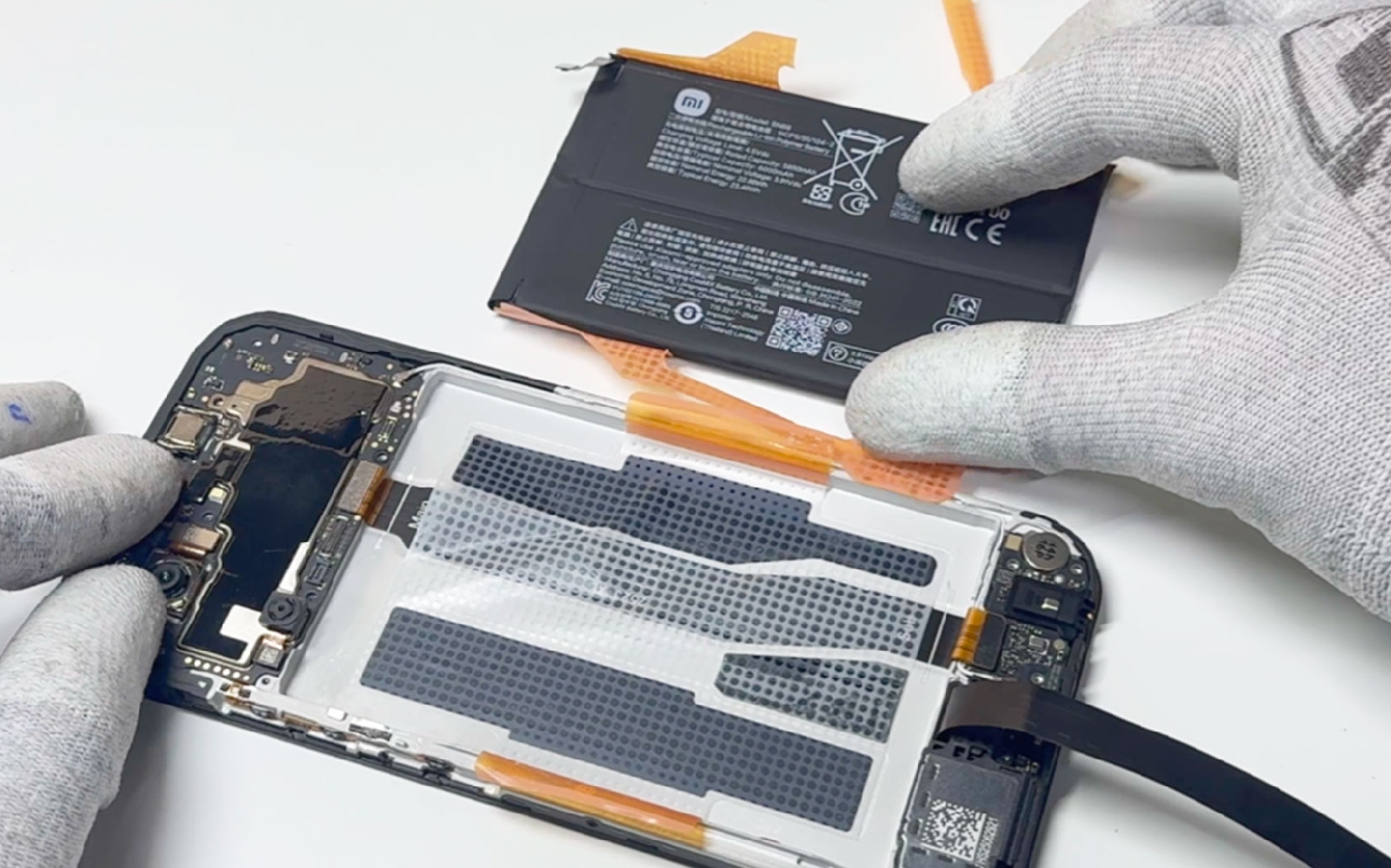 Comment changer la batterie sur Redmi 15C photo 3