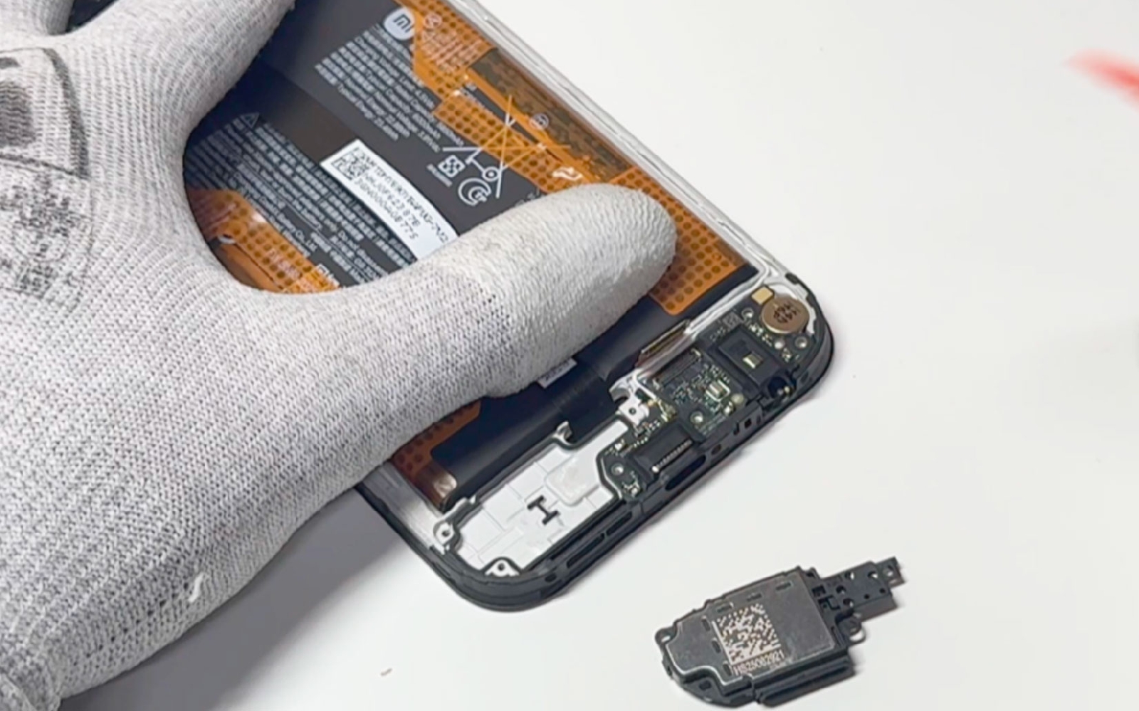 Comment changer le connecteur de charge sur Redmi 15C photo 3