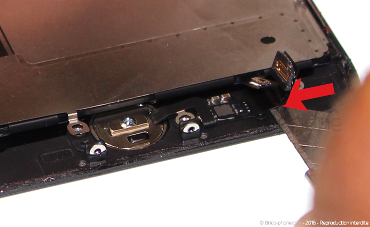 Changement d'écran complet pré-monté (châssis+vitre+LCD) sur iPhone 7 photo 1