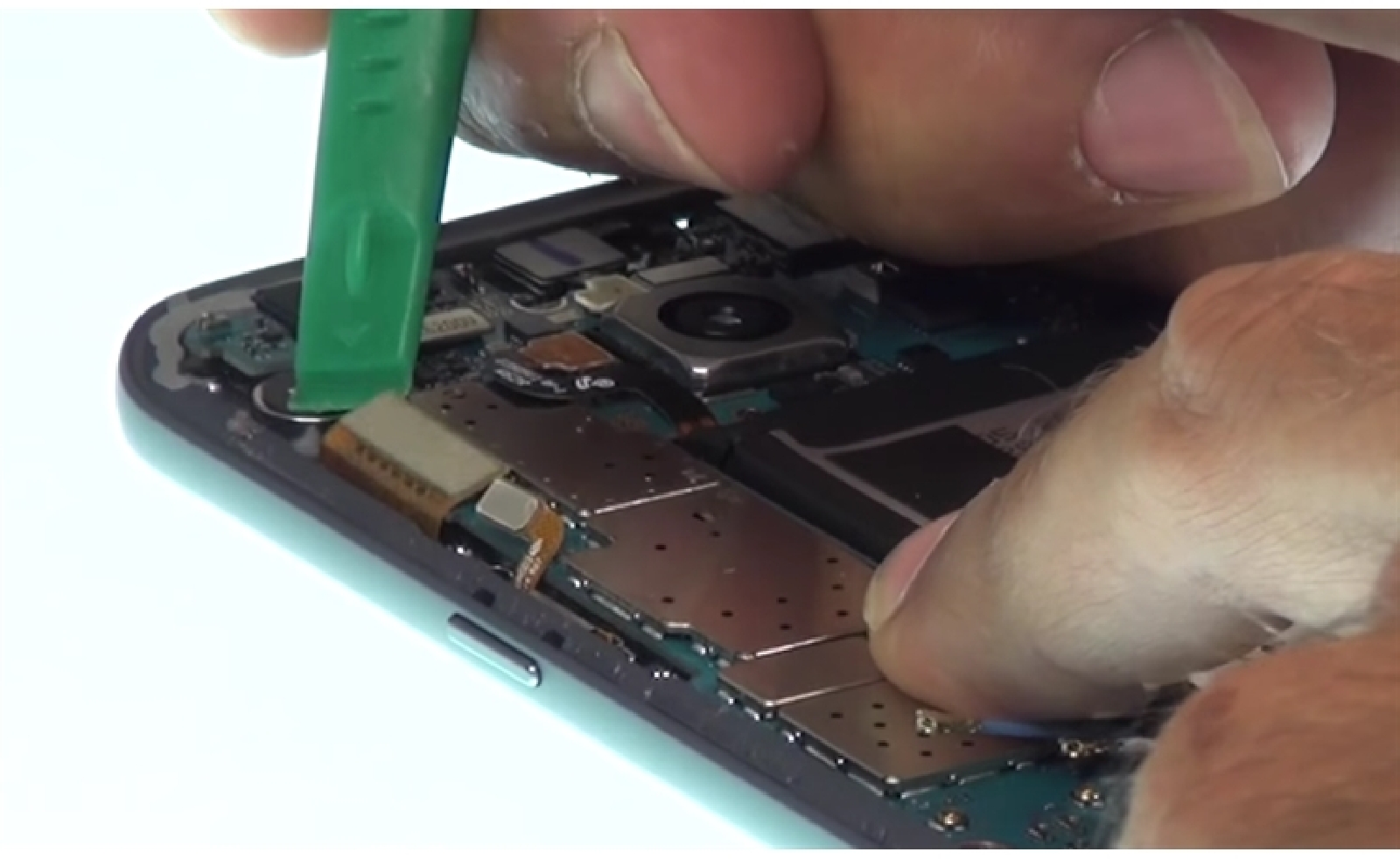 Changement du connecteur de charge sur Galaxy S7 photo 4