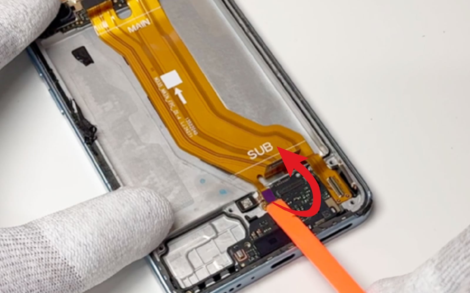 Comment changer le bloc écran  sur Redmi Note 13 (4G) photo 3