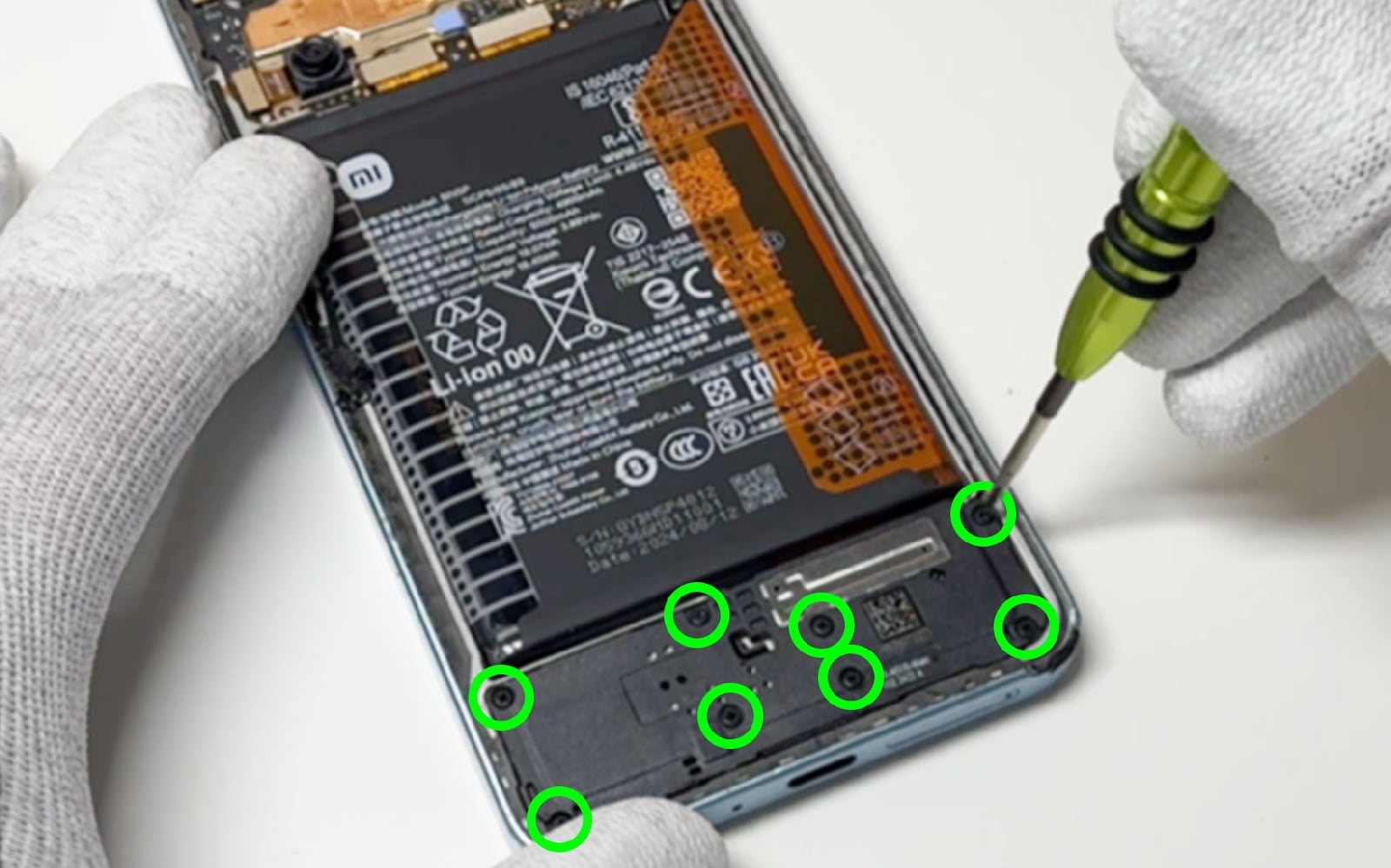 Comment changer le connecteur de charge sur Redmi Note 13 (4G) photo 1