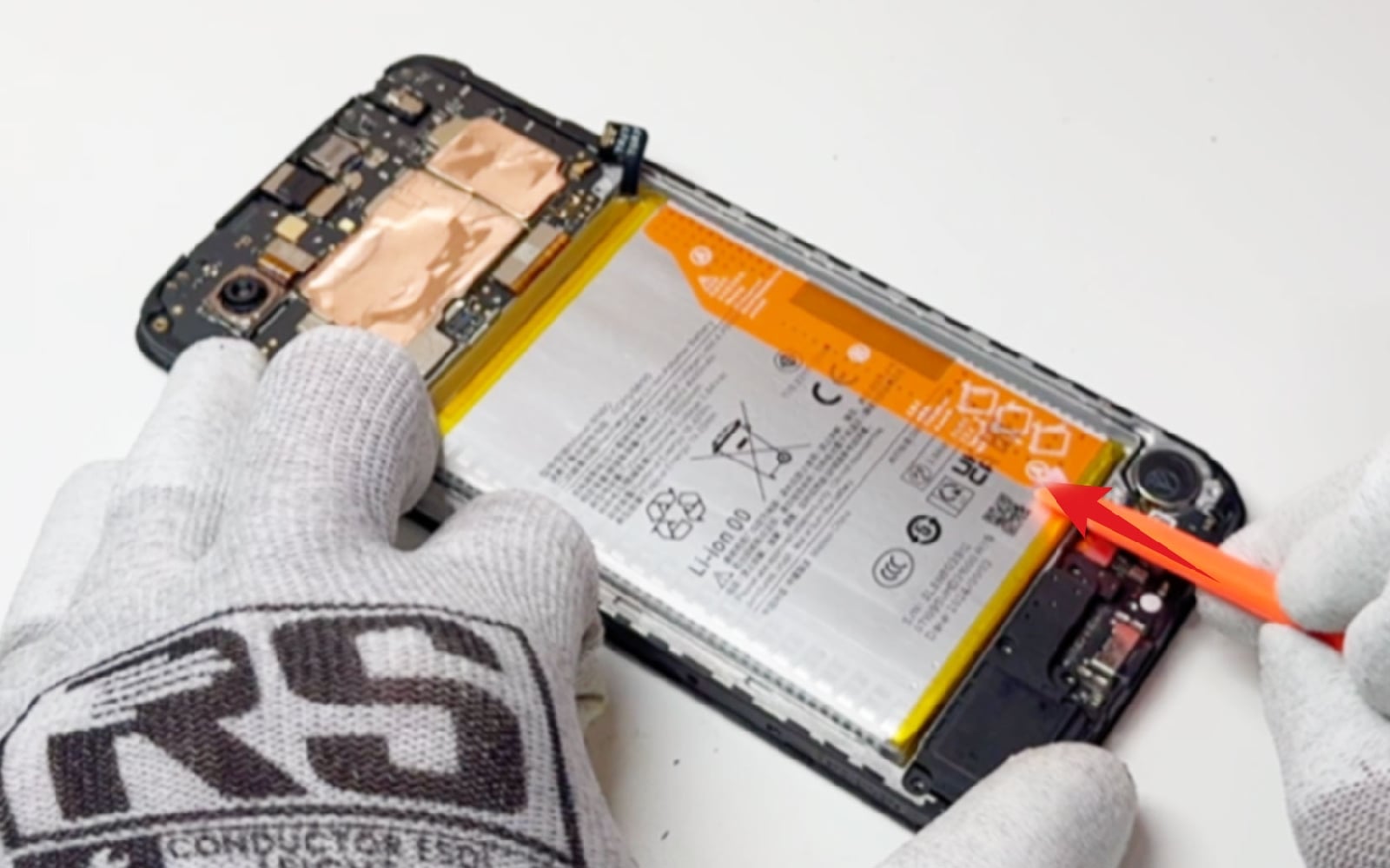 Comment changer la batterie sur Redmi 13C photo 3