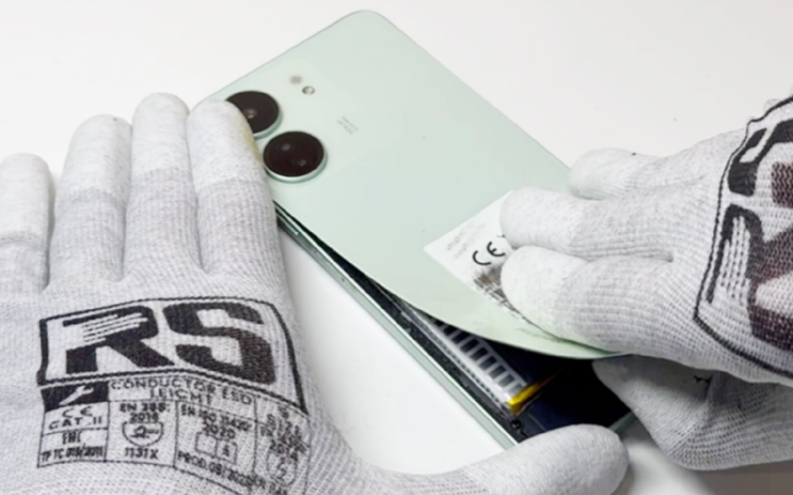 Comment changer le connecteur de charge sur Redmi 13C photo 3