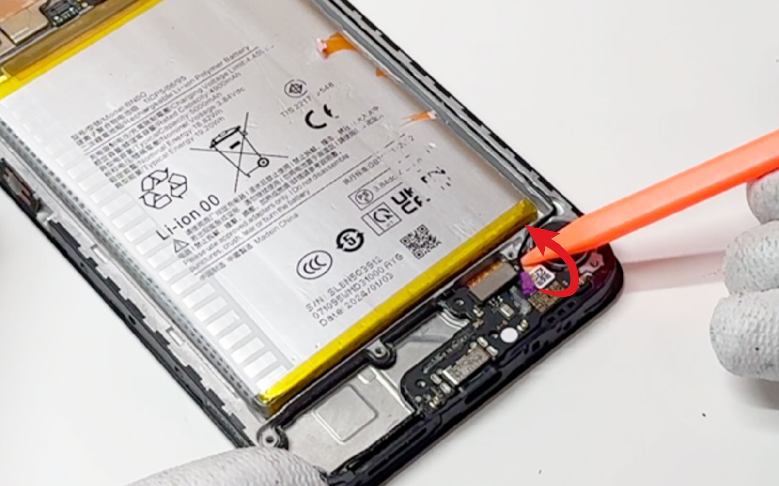 Comment changer le connecteur de charge sur Redmi 13C photo 2
