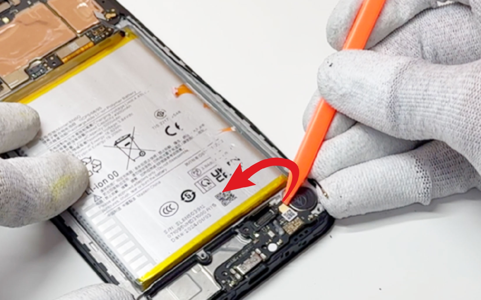 Comment changer le connecteur de charge sur Redmi 13C photo 1