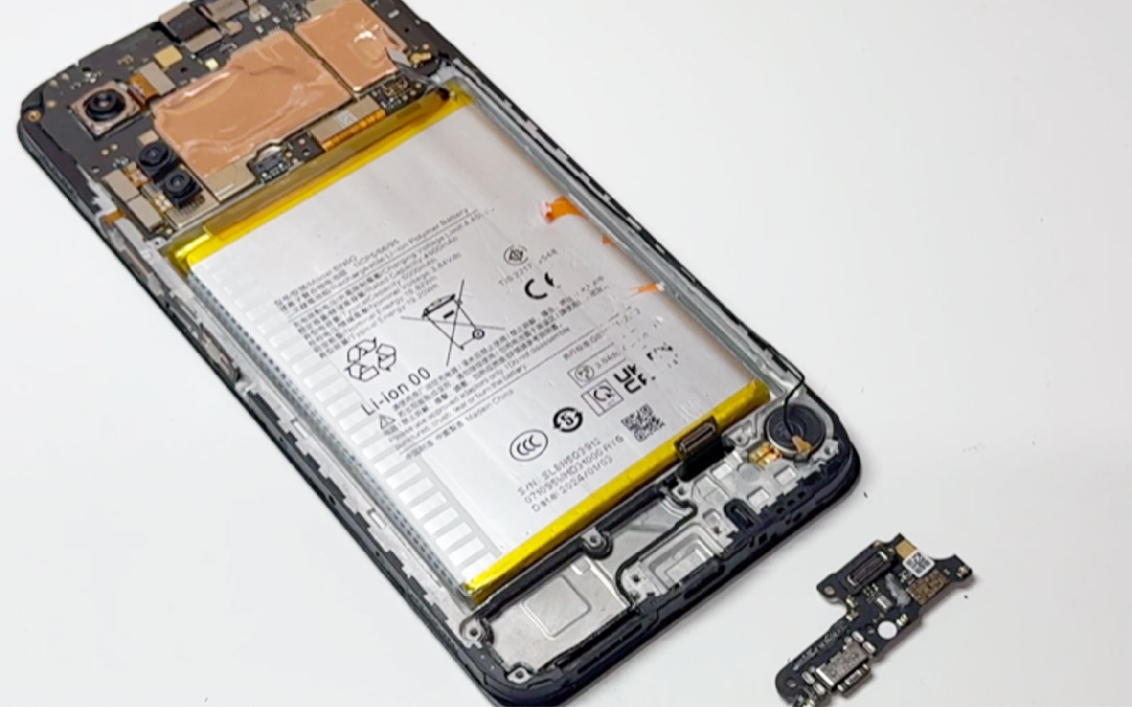 Comment changer le connecteur de charge sur Redmi 13C photo 2