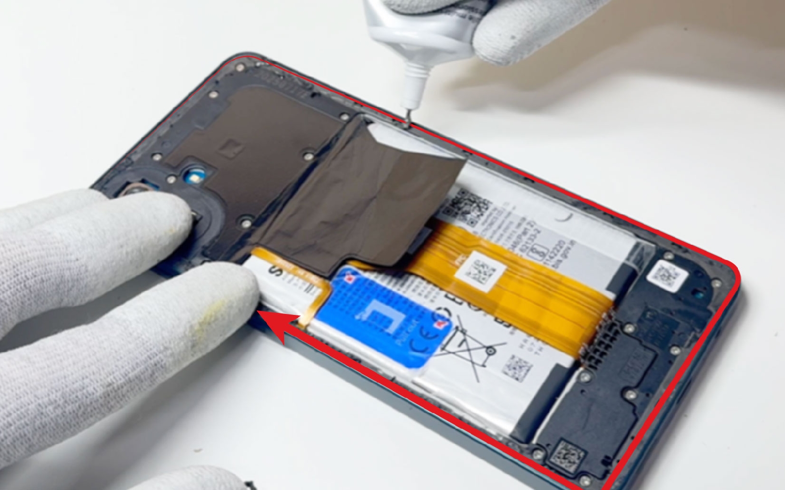 Comment changer la batterie sur Galaxy A07 4G photo 2