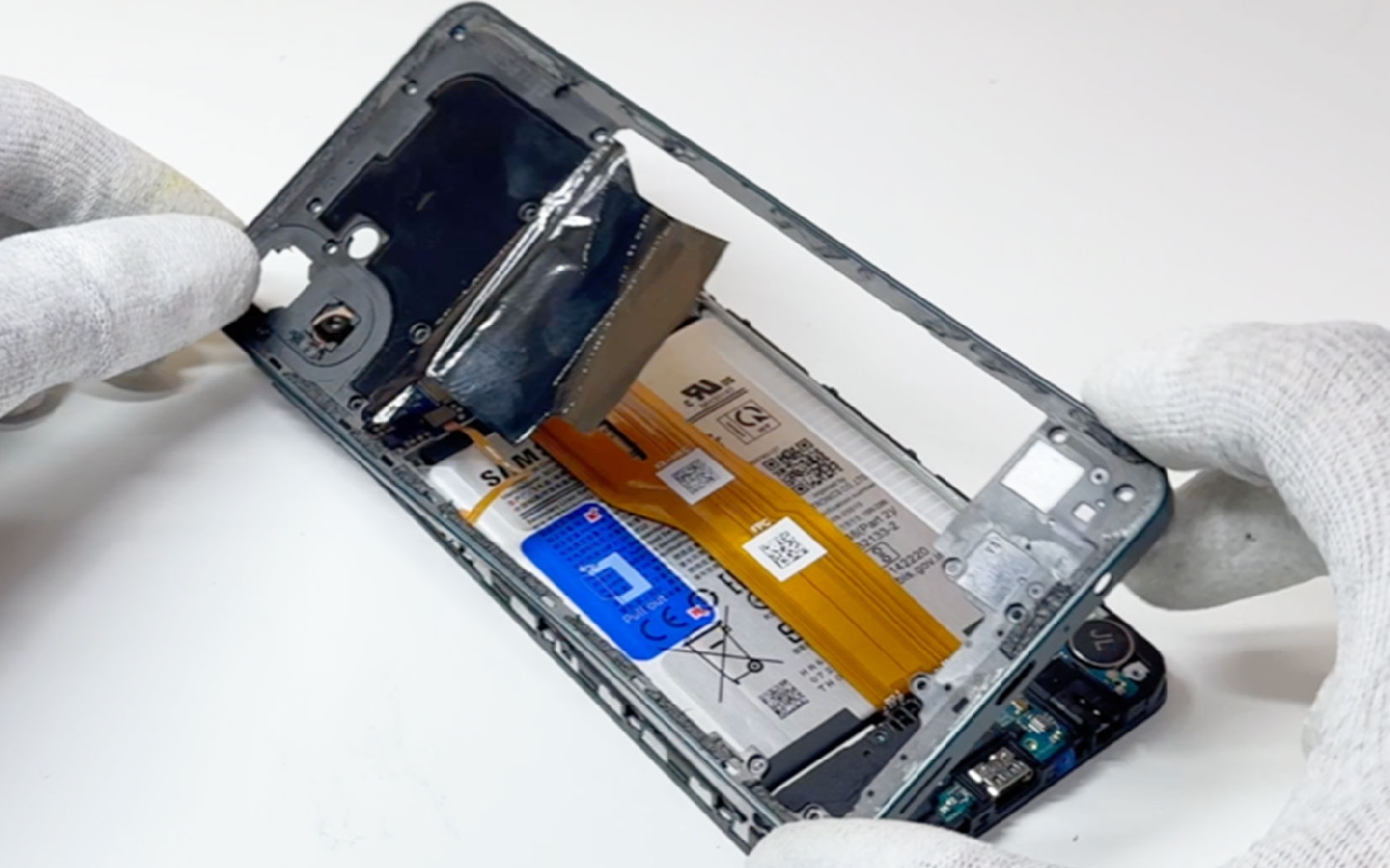 Comment changer le connecteur de charge sur Galaxy A07 4G photo 3