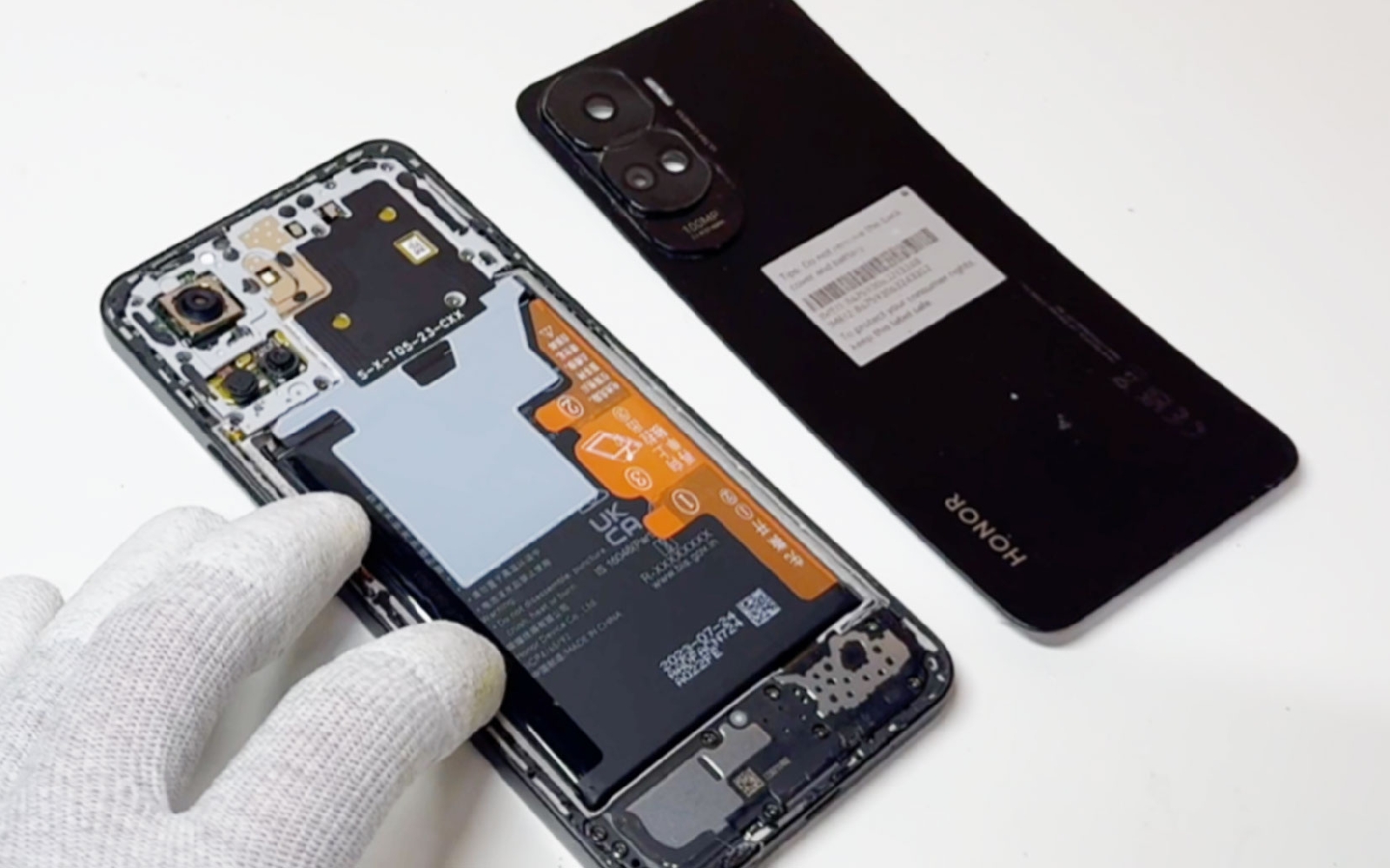 Comment changer la batterie sur Honor 90 Lite photo 3