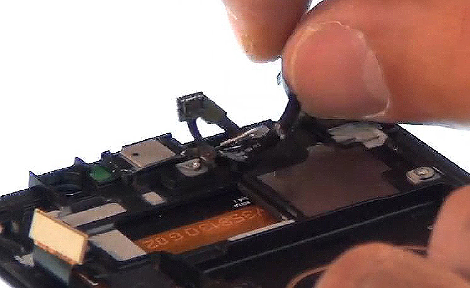 Changement d'écran (vitre+Amoled) sur Galaxy S6 Edge Plus photo 2