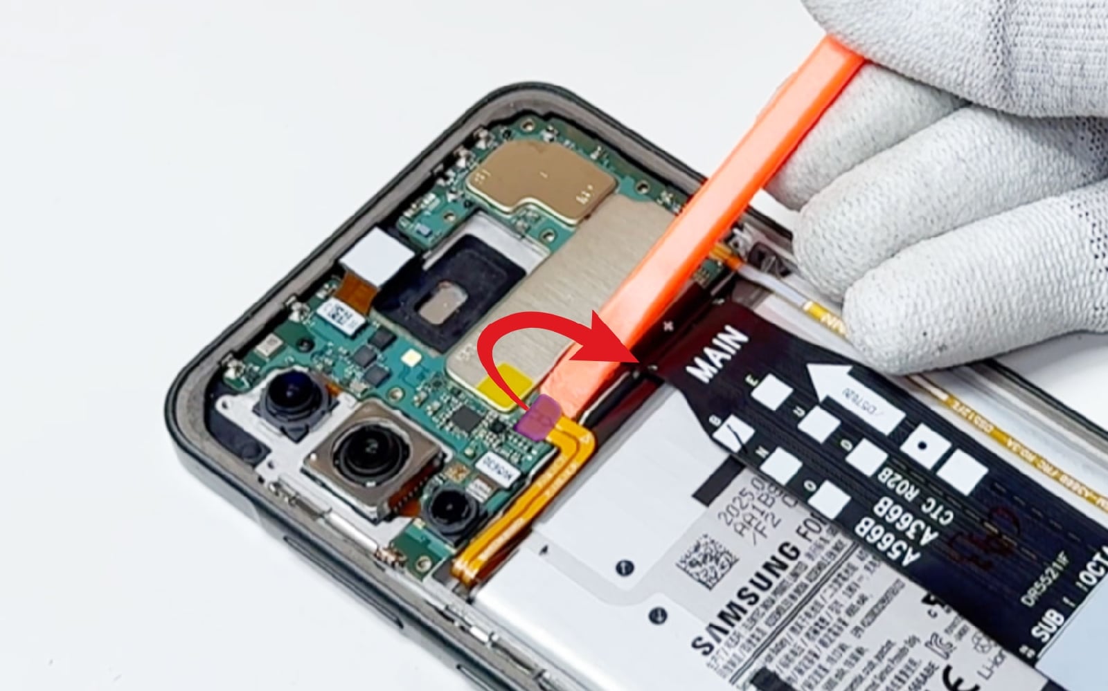 Comment changer la batterie sur Galaxy A36 (5G) photo 4
