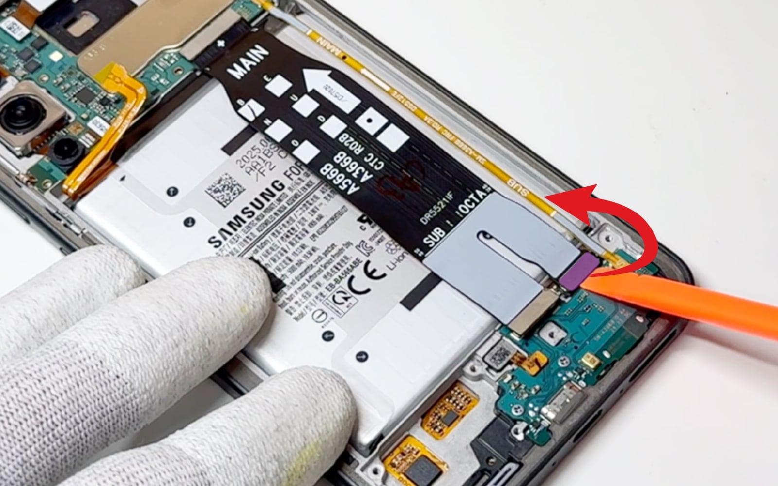 Comment changer le connecteur de charge sur Galaxy A36 (5G) photo 2