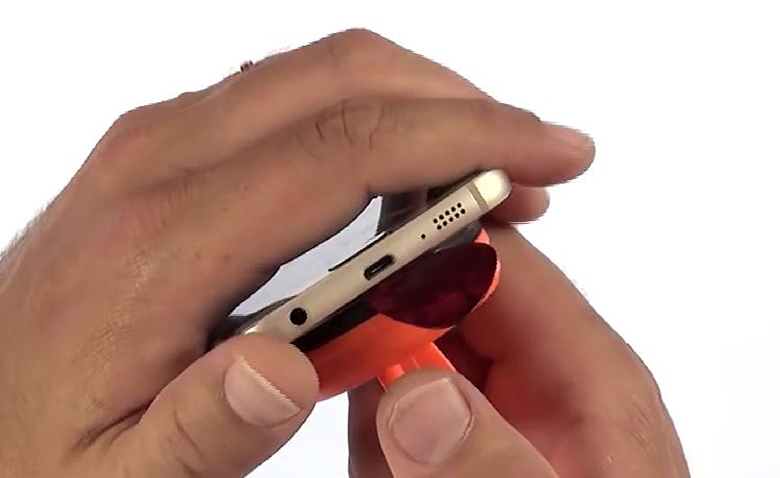 Changement d'écran (vitre+Amoled) sur Galaxy S6 Edge photo 2