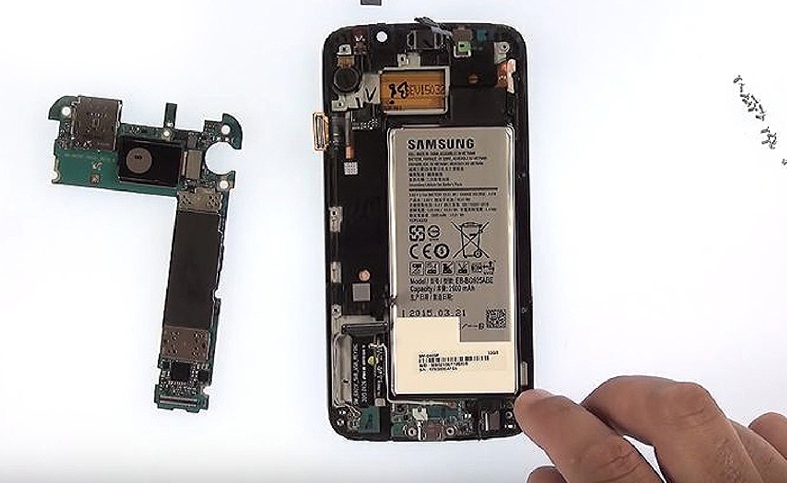 Changement d'écran (vitre+Amoled) sur Galaxy S6 Edge photo 4