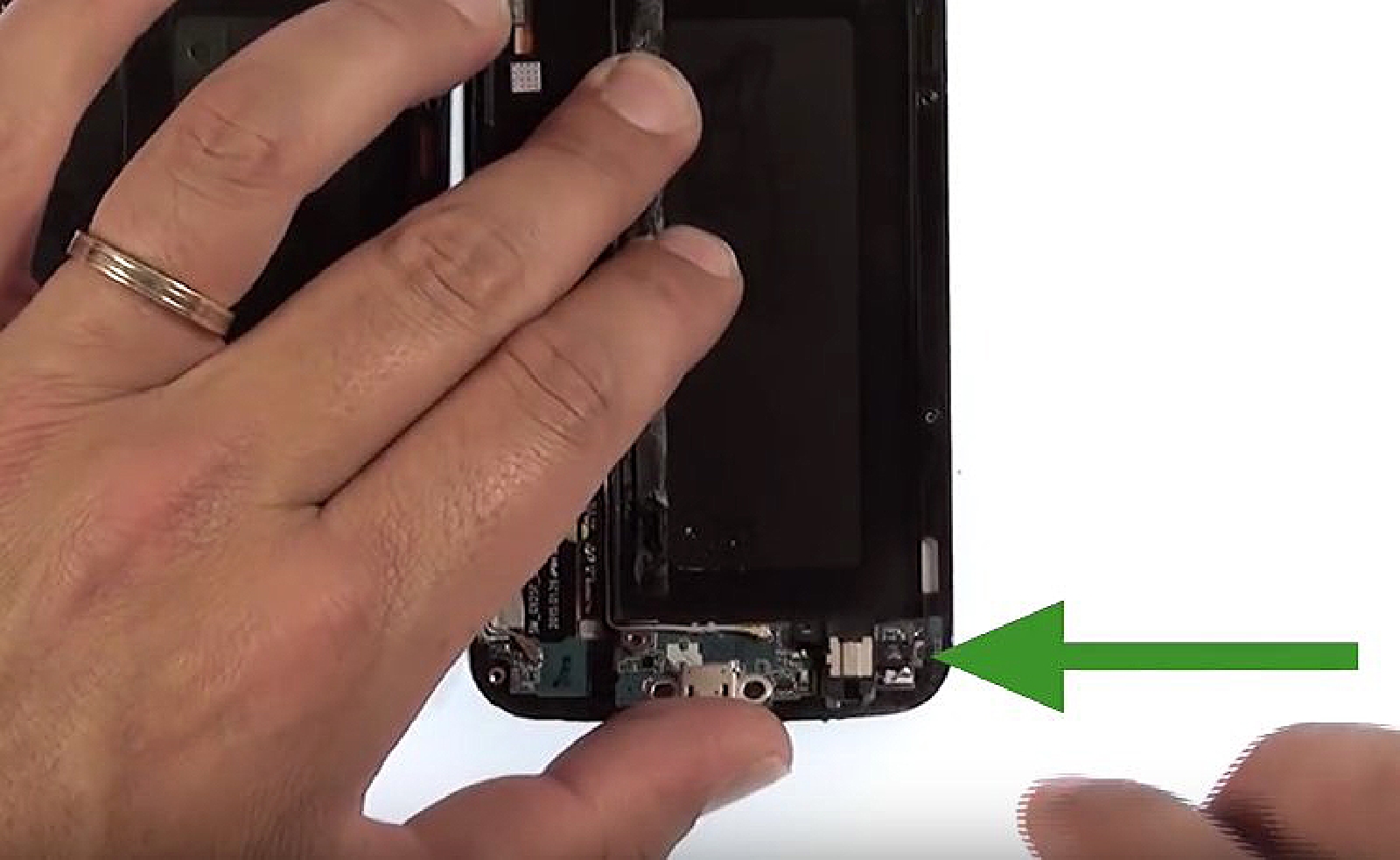 Changement d'écran (vitre+Amoled) sur Galaxy S6 Edge photo 2