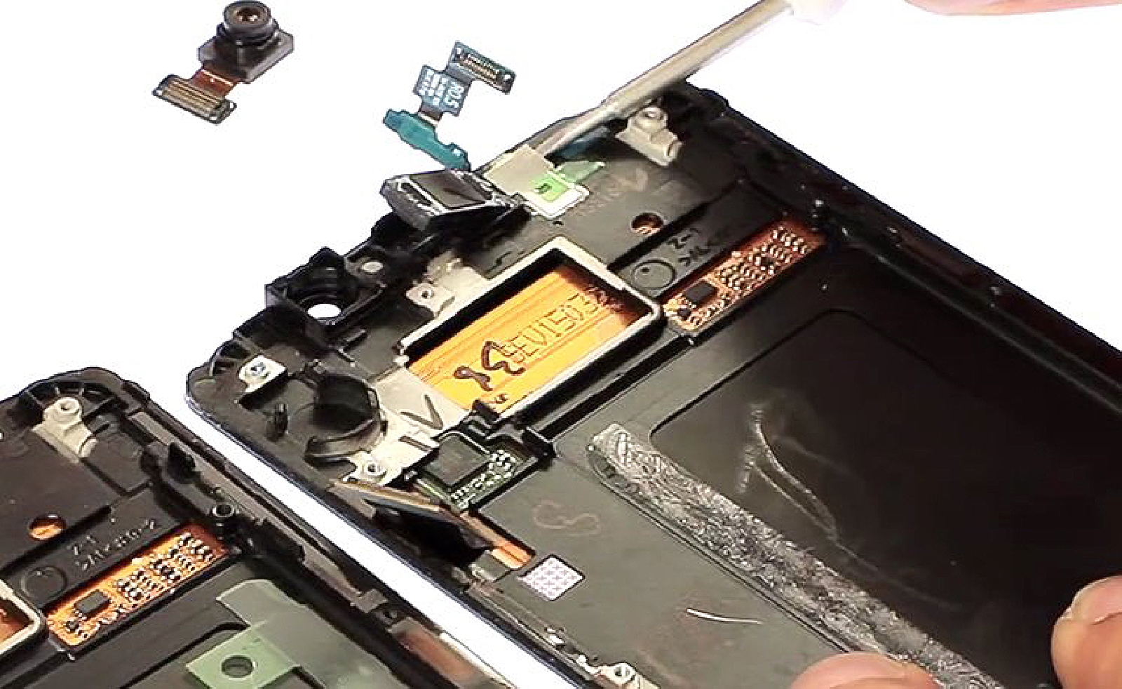 Changement d'écran (vitre+Amoled) sur Galaxy S6 Edge photo 3