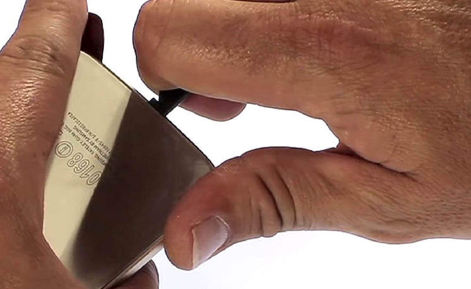 Changement de vitre arrière sur Galaxy S6 Edge photo 2