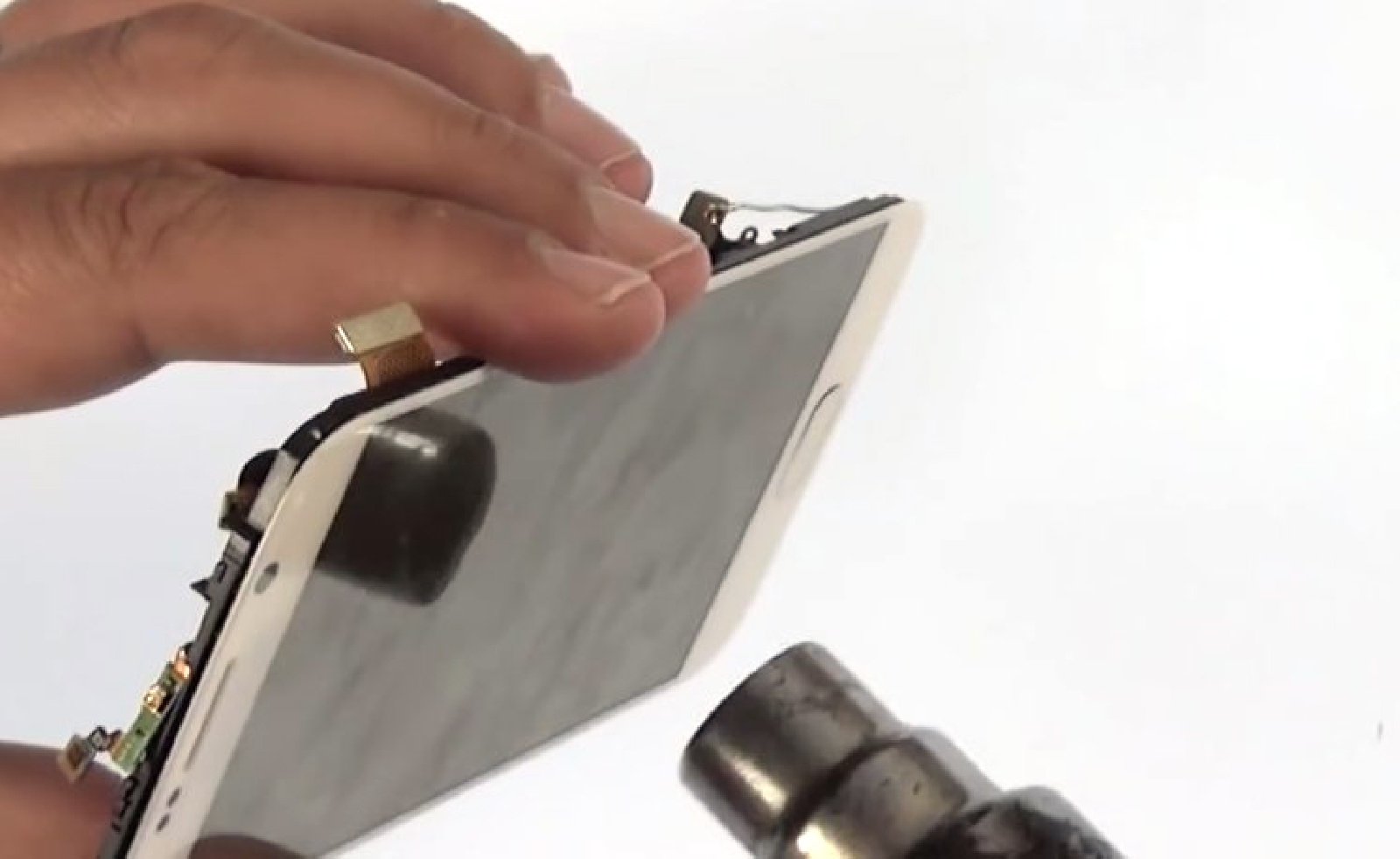 Changement d'écran (vitre+AMOLED) sur Galaxy S6 photo 1