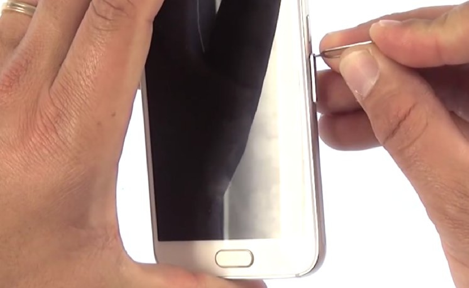 Changement de vitre arrière sur Galaxy S6 photo 2