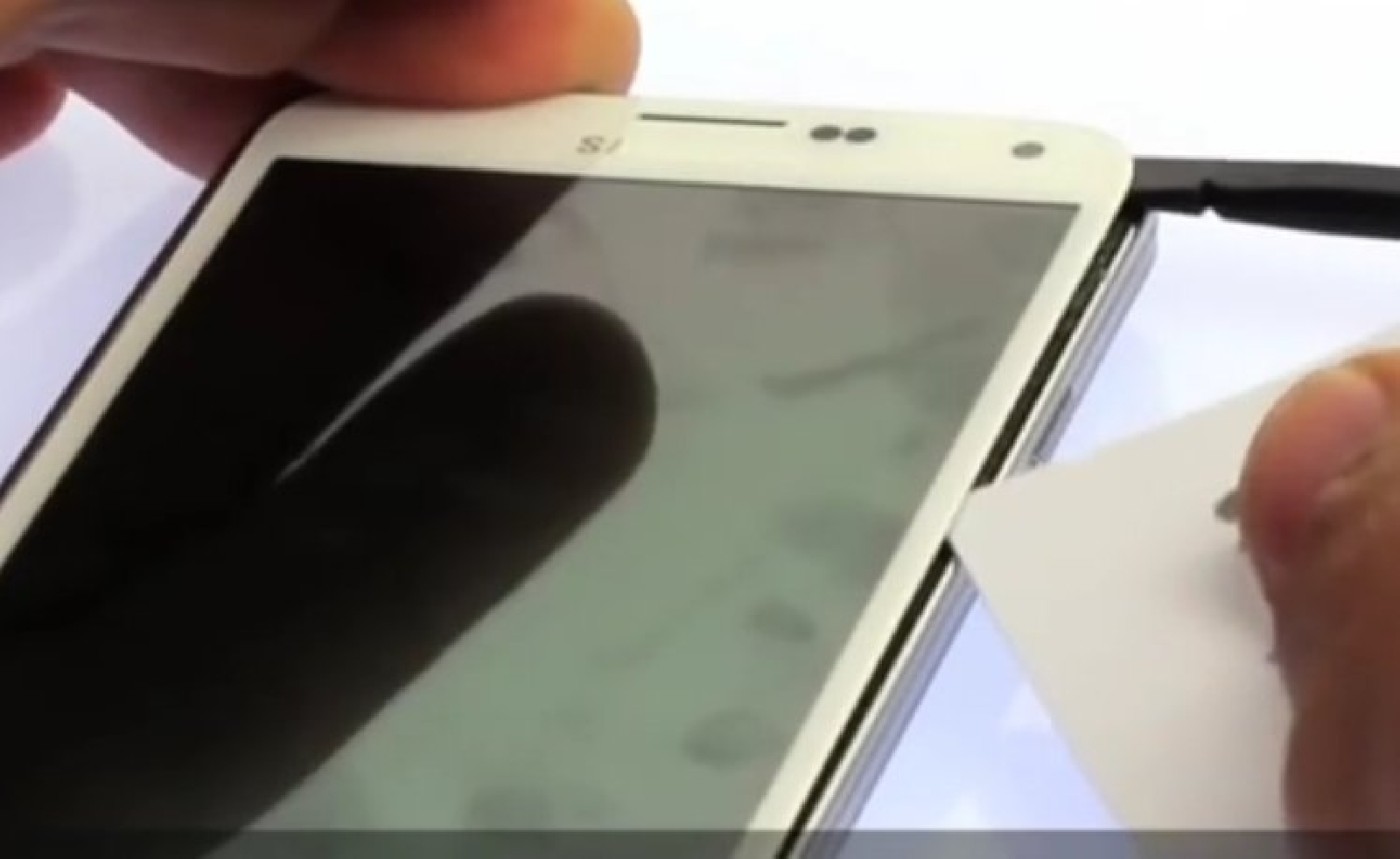 Changement d'écran (vitre+AMOLED) sur Galaxy S5 et S5 Plus photo 2