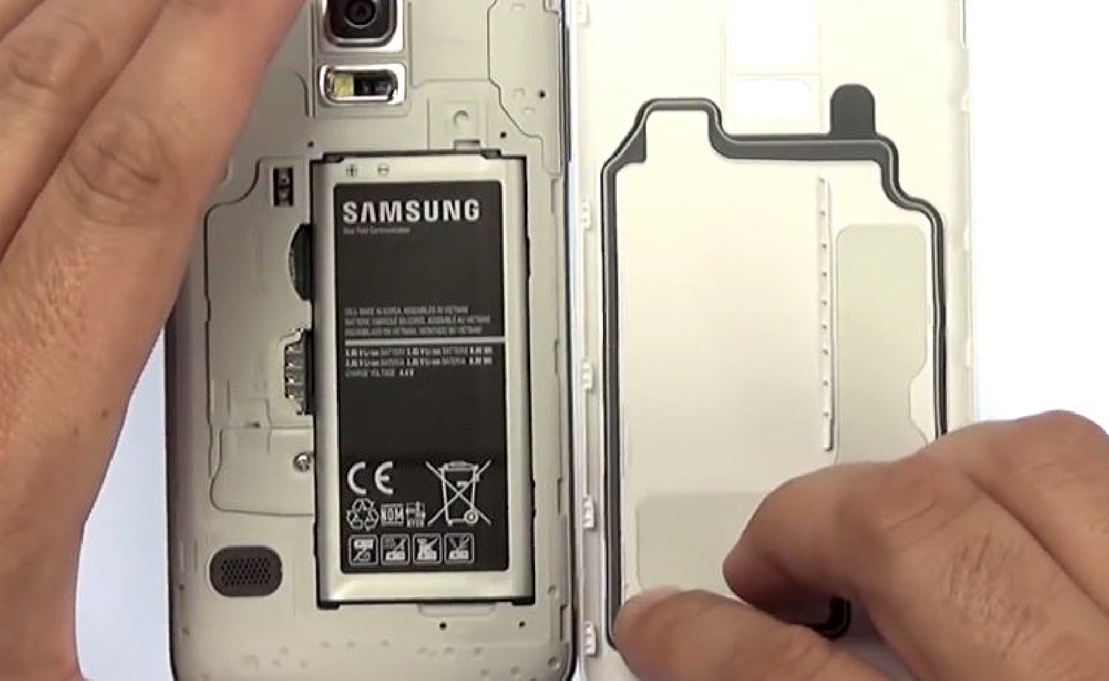 Changement d'écran (vitre+AMOLED) sur Galaxy S5 Mini photo 2