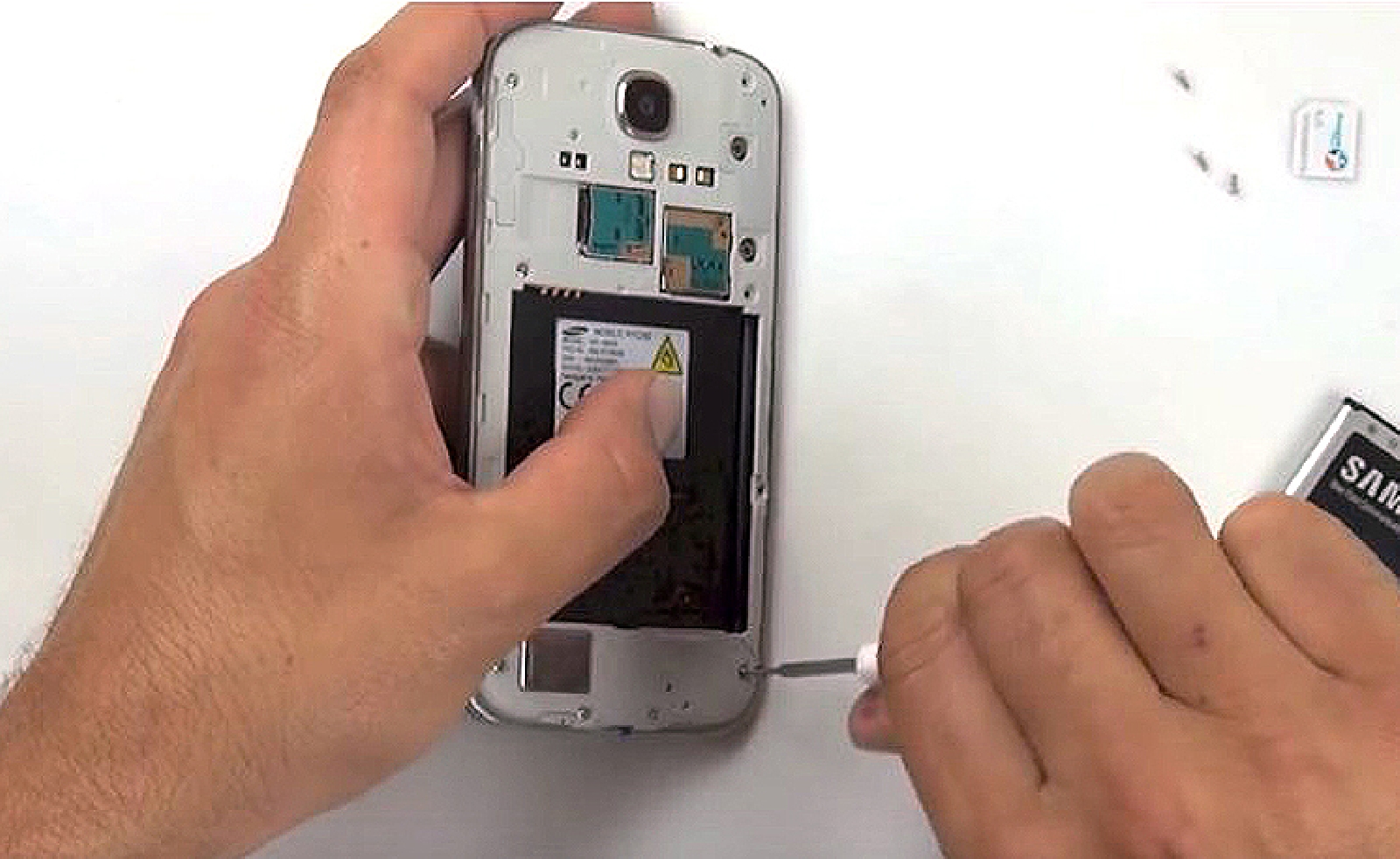 Changement d'écran (vitre+AMOLED) sur Galaxy S4 photo 1