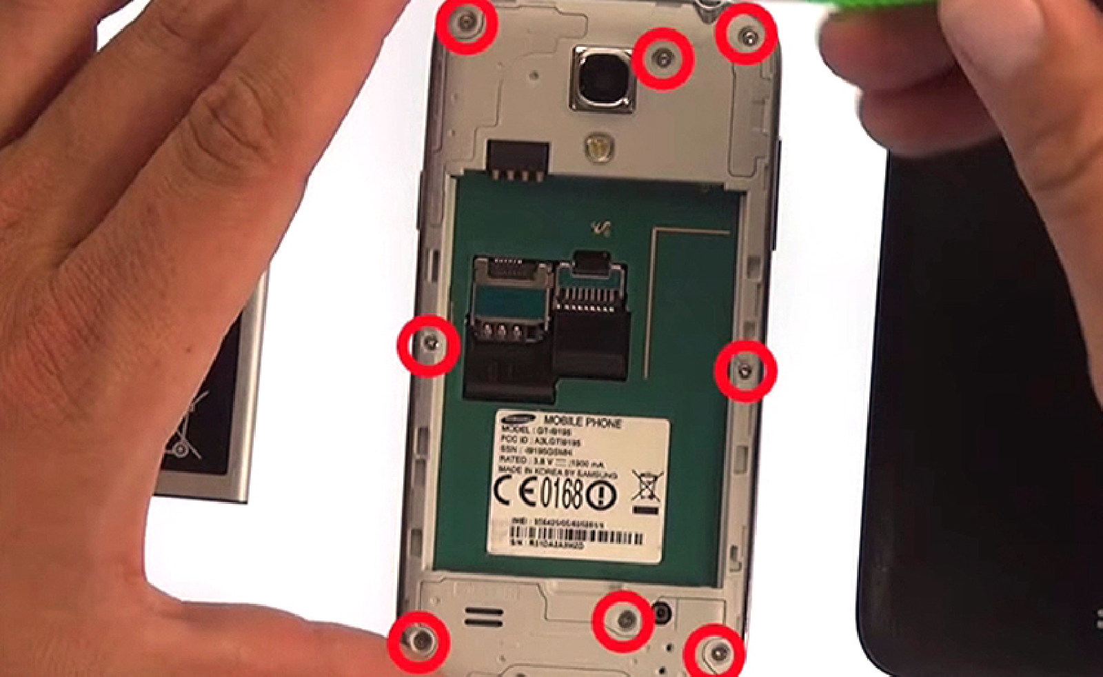 Changement d'écran (vitre+AMOLED) sur Galaxy S4 Mini photo 1