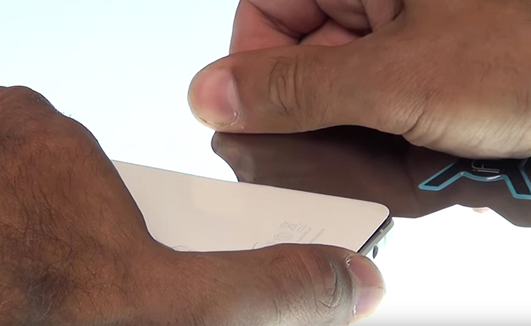 Changement de vitre arrière sur Galaxy A3 2016 photo 1