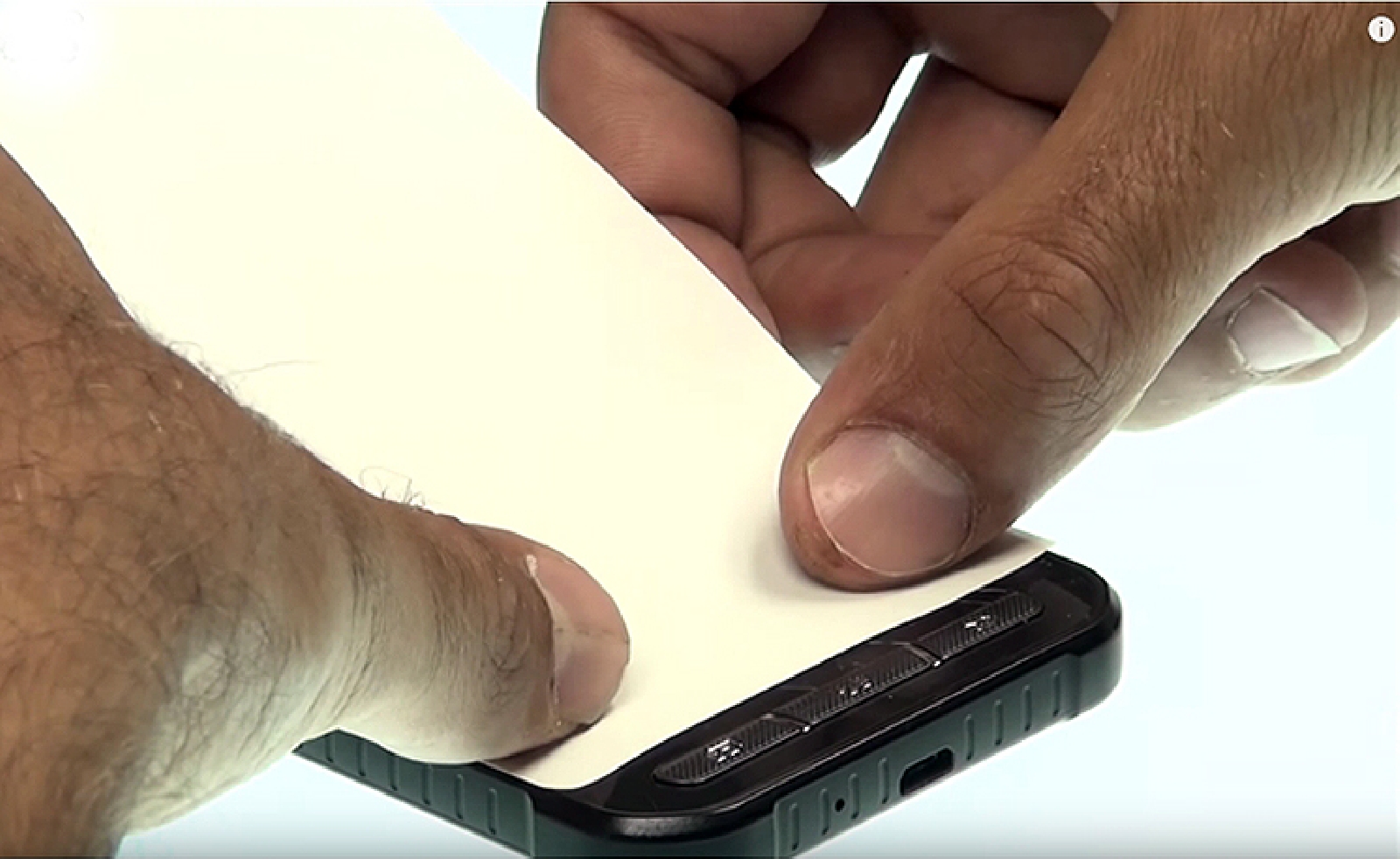 Changement d'écran (vitre+LCD) sur Galaxy Xcover 3 photo 2