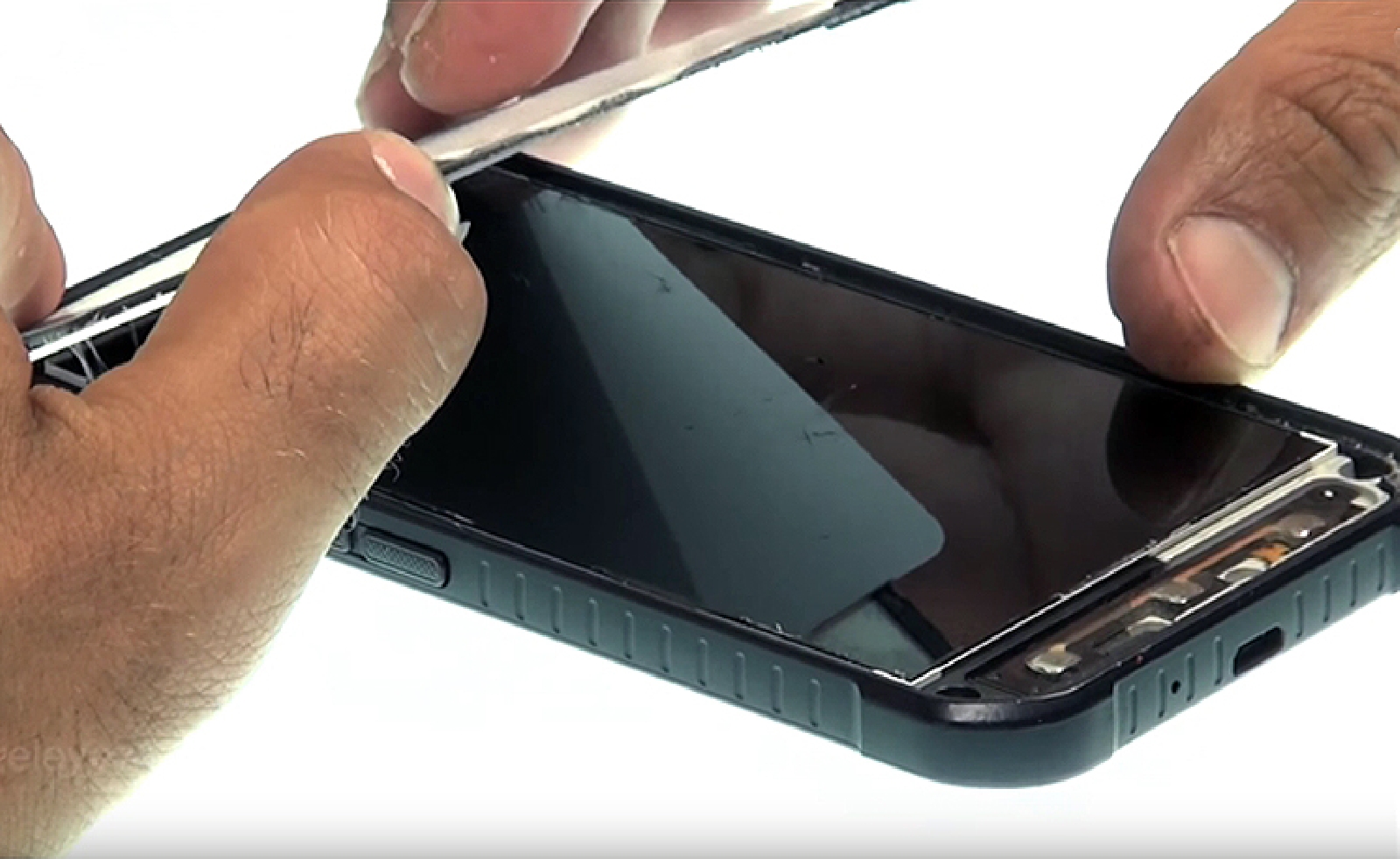 Changement d'écran (vitre+LCD) sur Galaxy Xcover 3 photo 3