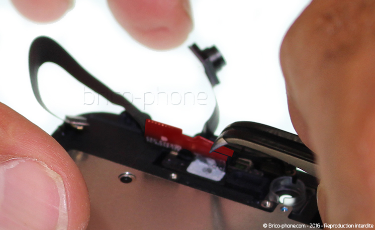 Changement d'écran (vitre+LCD) sans éléments prémontés en gardant l'étanchéité sur iPhone 7 photo 2