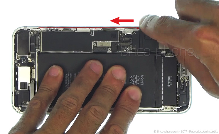 Changement d'écran (vitre+LCD) sans éléments prémontés en gardant l'étanchéité sur iPhone 7 photo 1