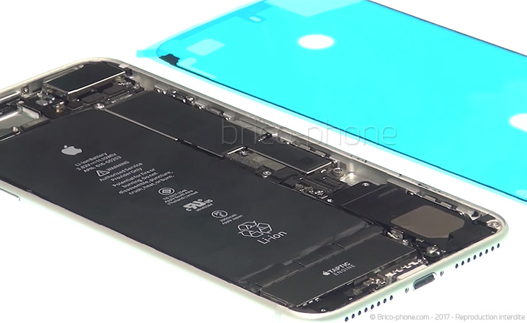 Changement d'écran (vitre+LCD) sans éléments prémontés en gardant l'étanchéité sur iPhone 7 photo 2