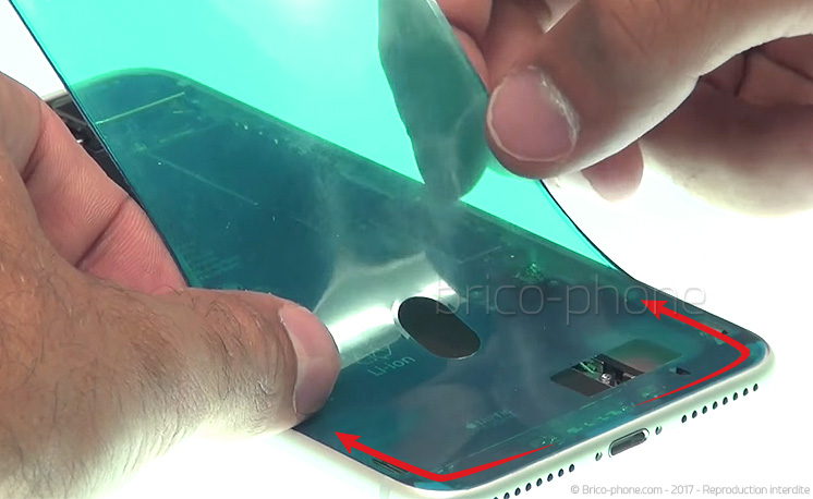 Changement d'écran (vitre+LCD) sans éléments prémontés en gardant l'étanchéité sur iPhone 7 photo 1