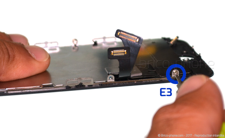 Changement d'écran (vitre+LCD) sans éléments prémontés en gardant l'étanchéité sur iPhone 7 photo 2