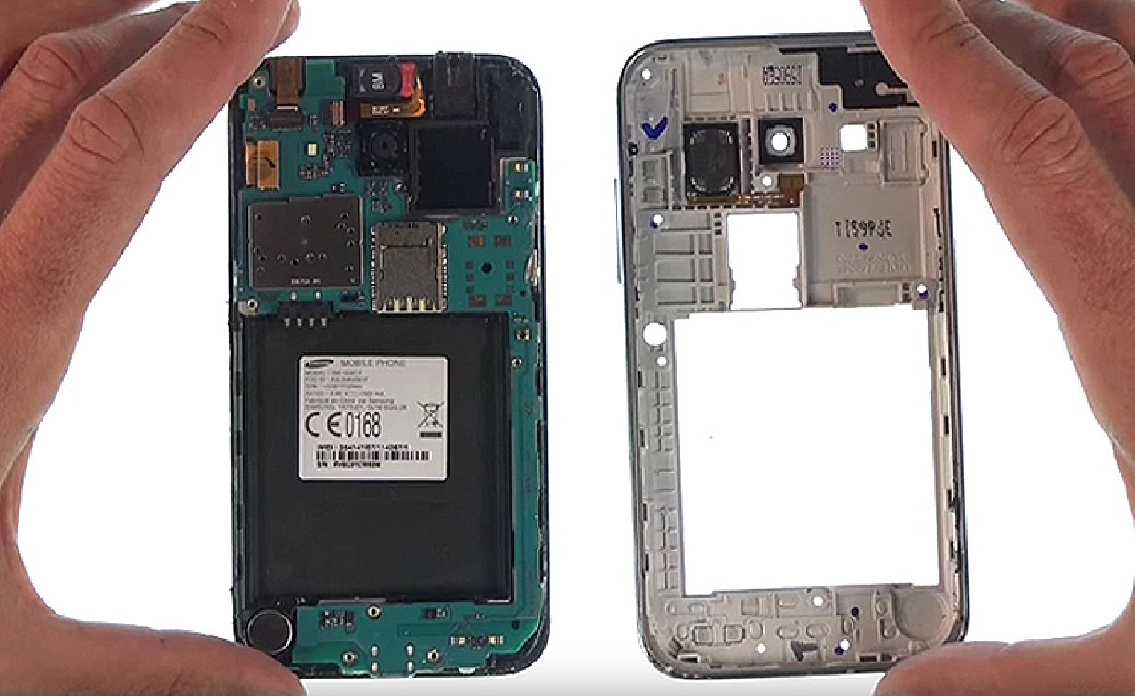 Changement d'écran (vitre+LCD) sur Galaxy Core Prime photo 4