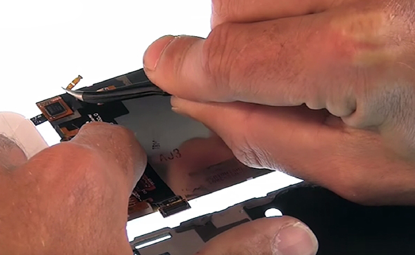 Changement d'écran (vitre+LCD) sur Galaxy Core Prime photo 3