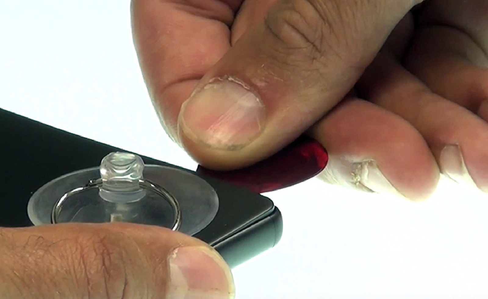 Changement d'écran (vitre+châssis+LCD) sur Xperia X - X Dual photo 2