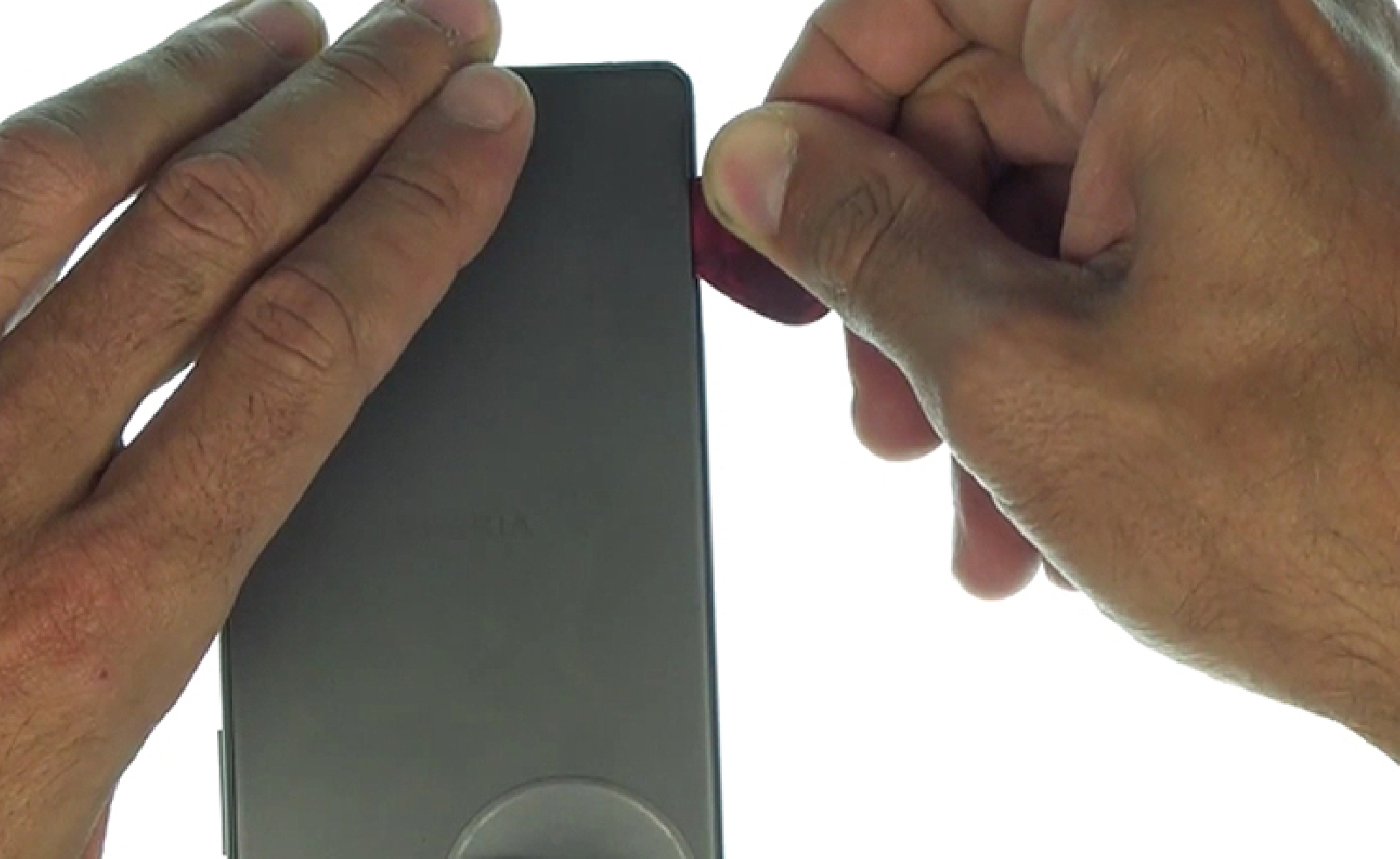 Changement d'écran (vitre+châssis+LCD) sur Xperia X - X Dual photo 3