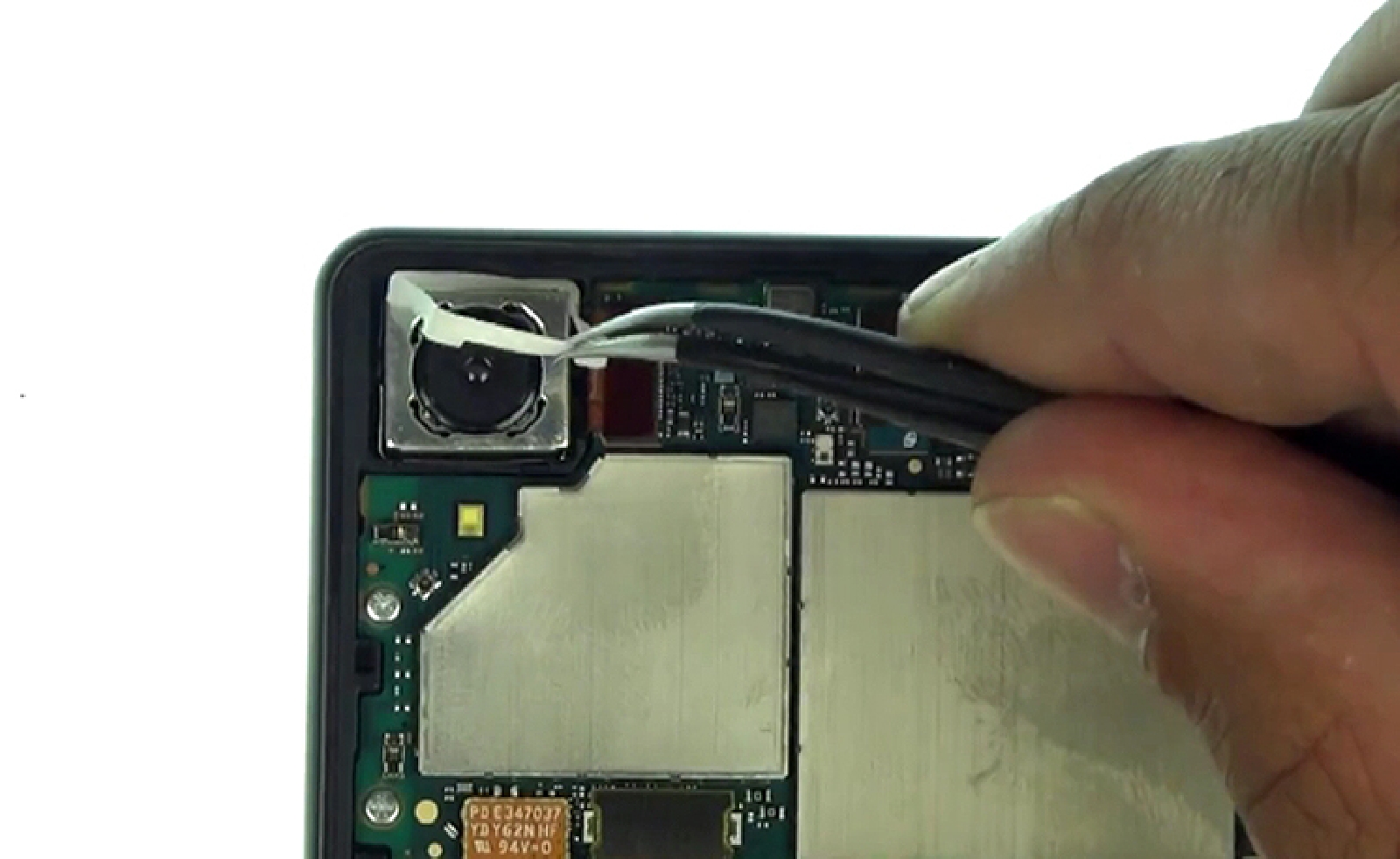 Changement d'écran (vitre+châssis+LCD) sur Xperia X - X Dual photo 2