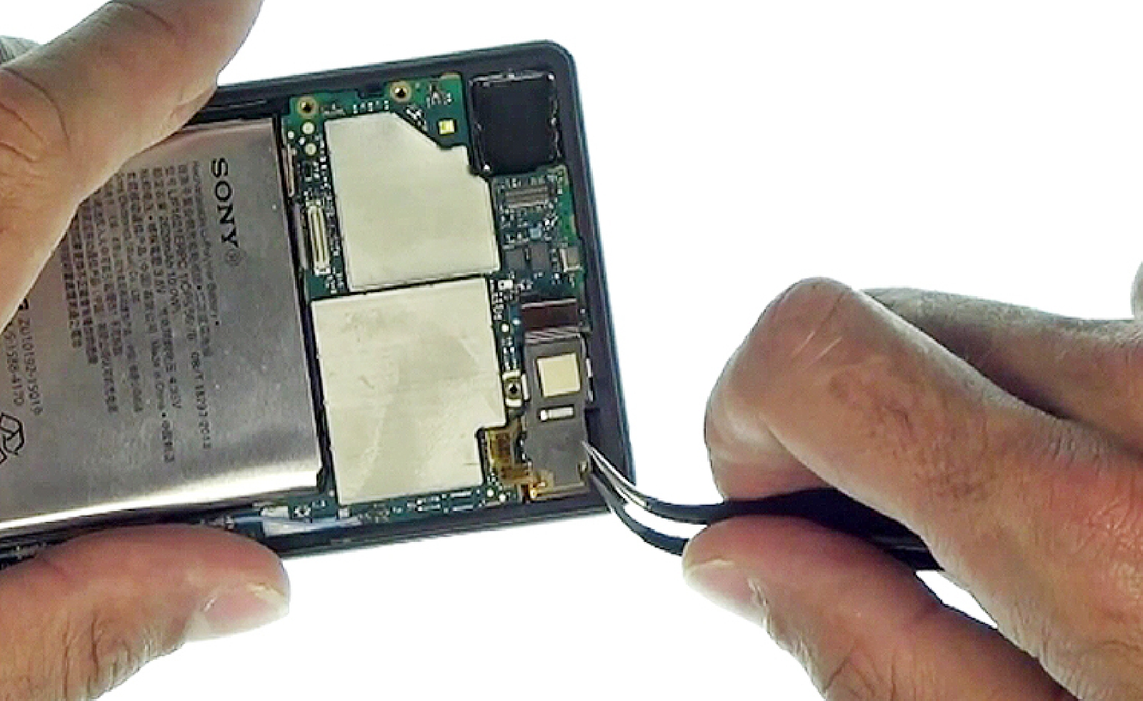 Changement d'écran (vitre+châssis+LCD) sur Xperia X - X Dual photo 3