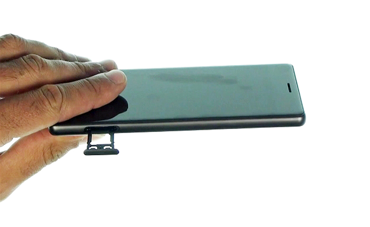 Changement de battterie sur Xperia X - X Dual photo 1