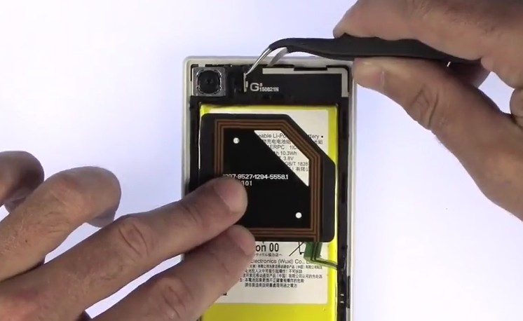 Changement de batterie sur Xperia Z5 Compact photo 1