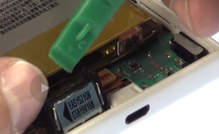 Changement de batterie sur Xperia Z5 Compact photo 1