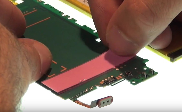 Changement de batterie sur Xperia Z5 Compact photo 1