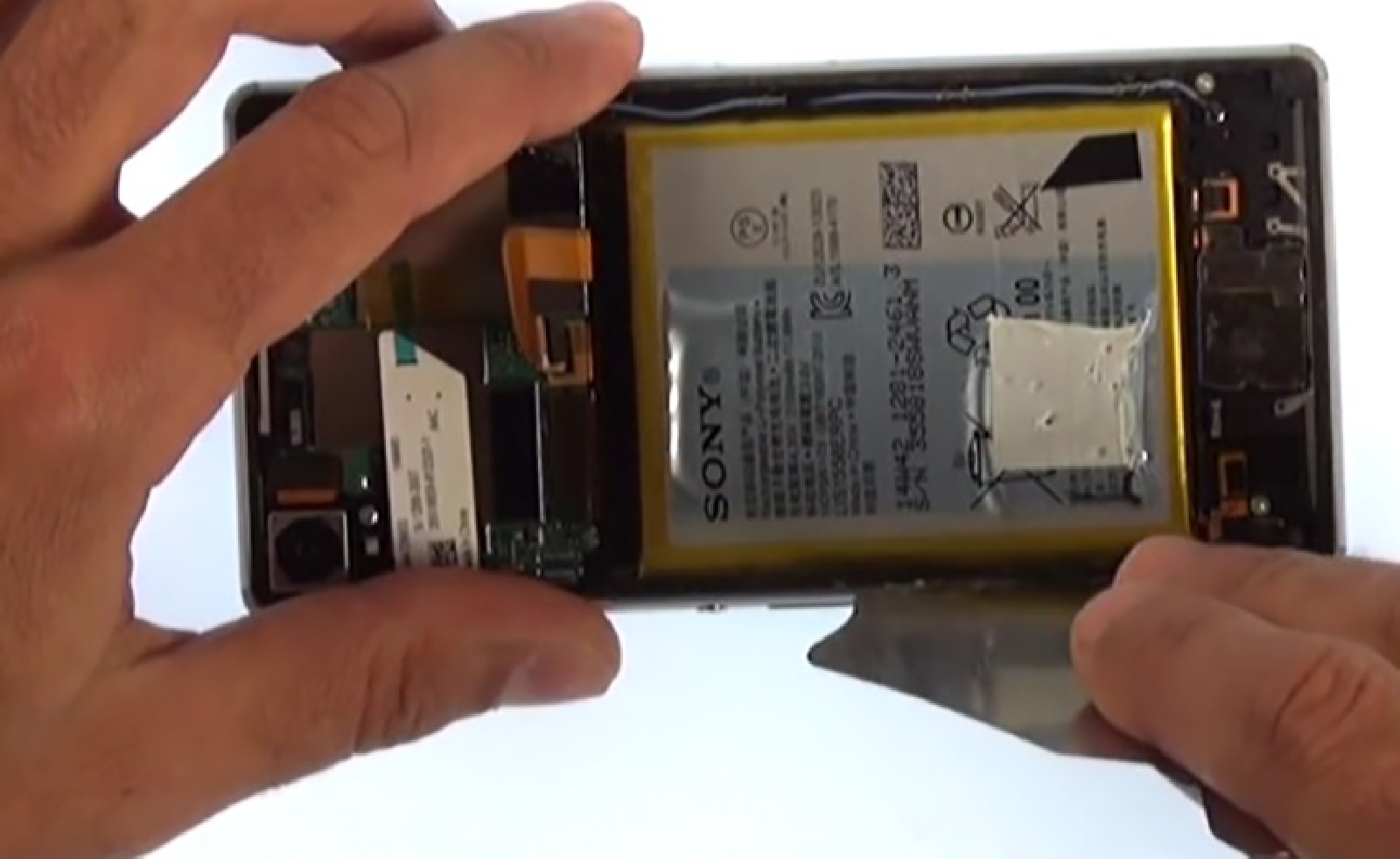 Changement d'écran (vitre+châssis+LCD) sur Xperia Z3 photo 2