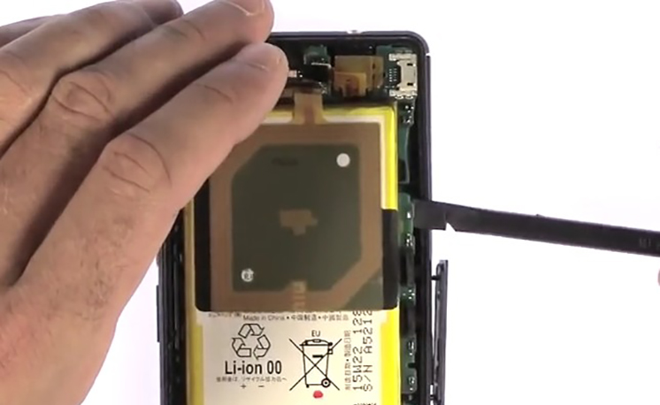 Changement d'écran (vitre+châssis+LCD) sur Xperia Z3 Compact photo 1