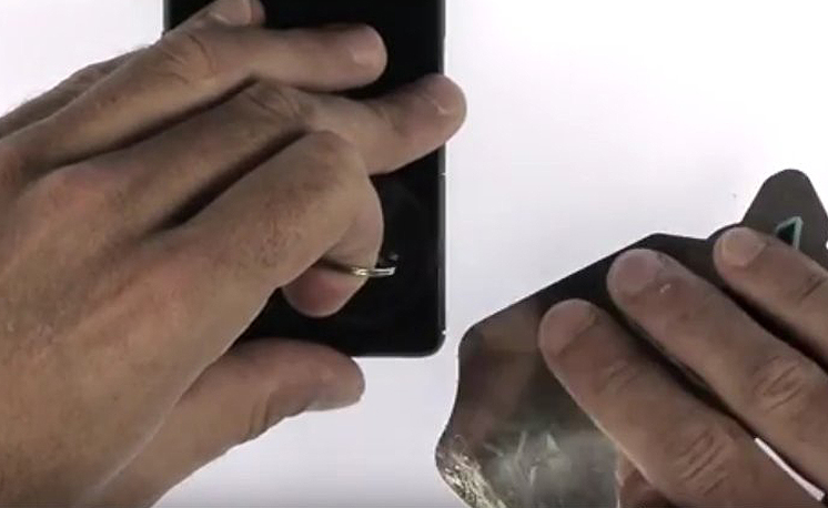 Changement de batterie sur Xperia Z3 Compact photo 1