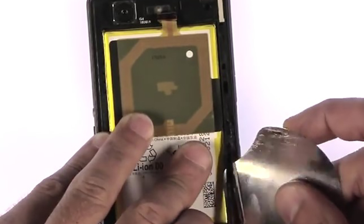 Changement de batterie sur Xperia Z3 Compact photo 1